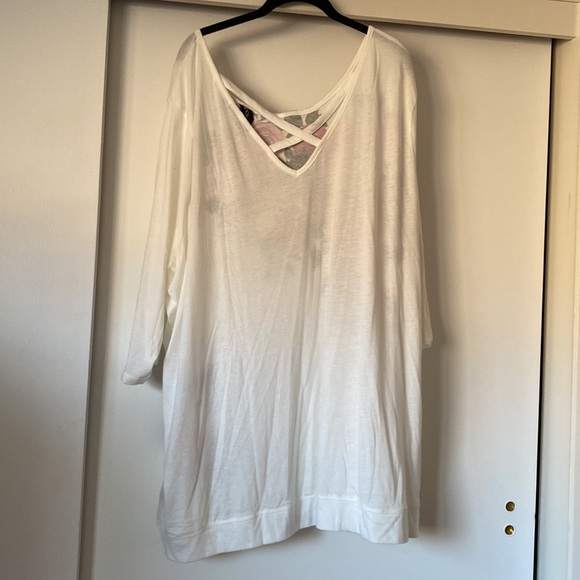 Size 5X beautiful mid length sleeve tshirt - Picture 2 of 4